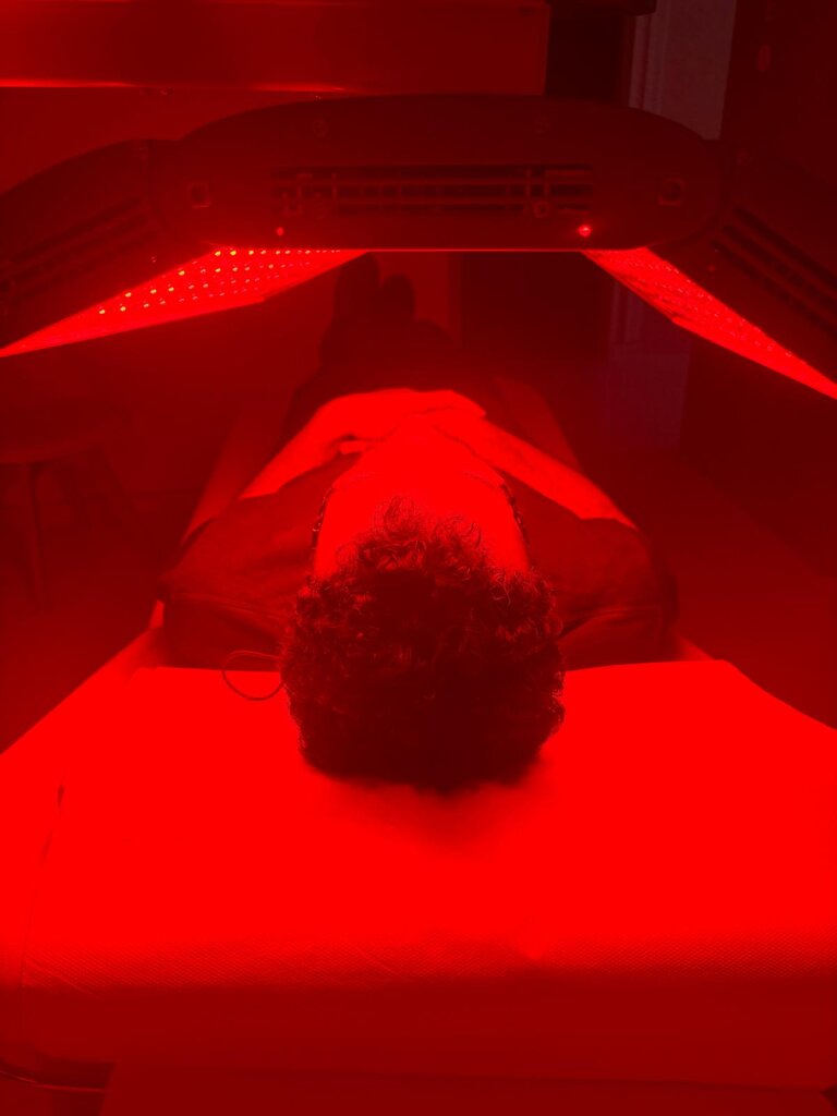 Séance de LED sur le cuir chevelu